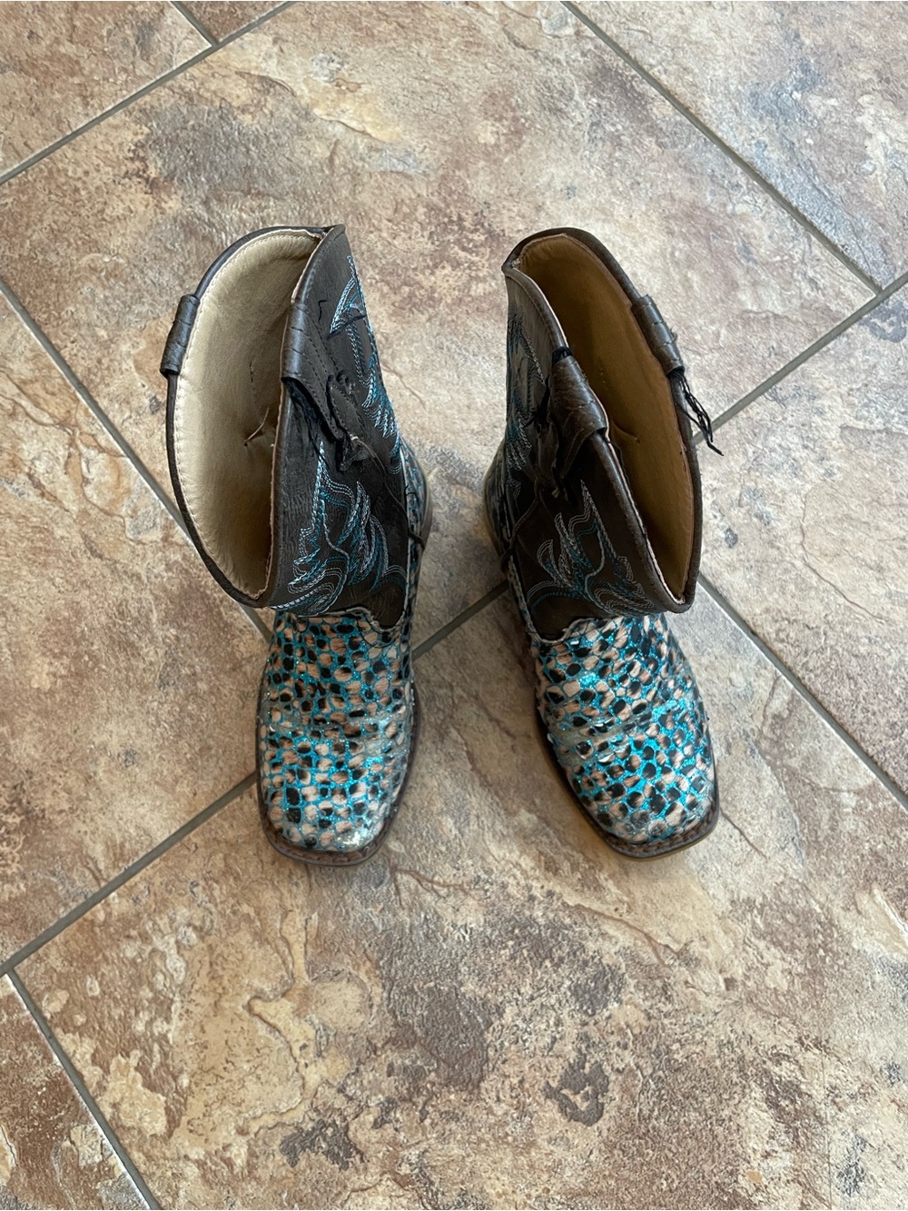 Girl’s Cowgirl Boots